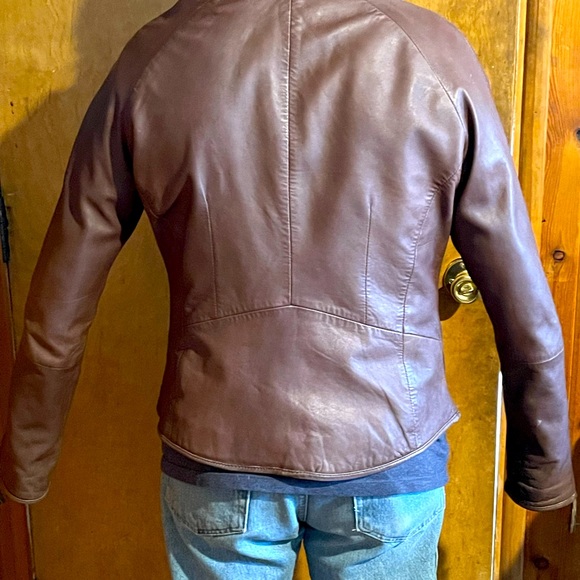 ❤️Elie TAHARI🌺100% Genuine Leather🌺Women’s Large Jacket. Made in Pakistan. - Picture 1 of 13